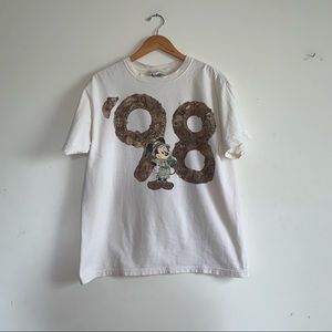 1998 Animal Kingdom Disney Tshirt Large